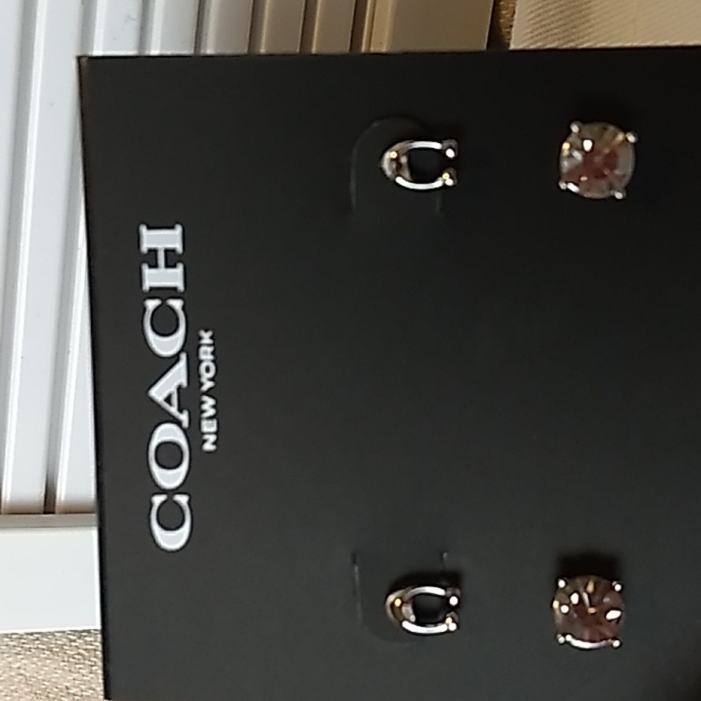 2 Pack of Coach earrings Signature C in Silver & circle gems w dust bag - Picture 4 of 7